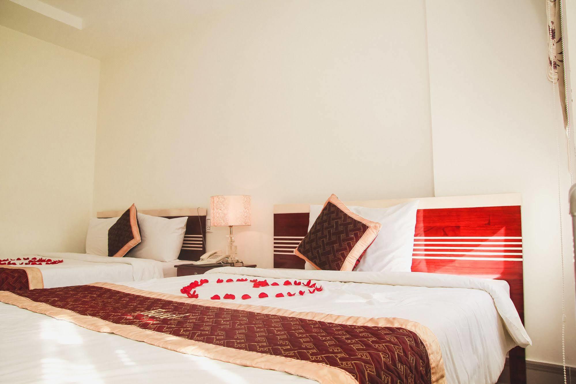 Vivyanne Hotel Da Nang Buitenkant foto