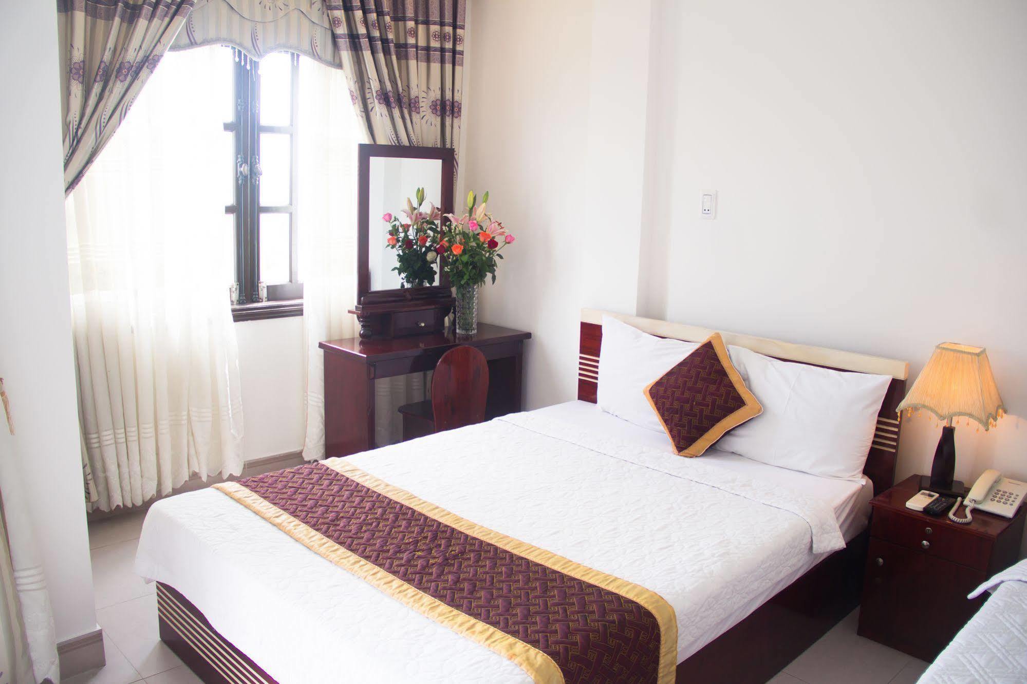 Vivyanne Hotel Da Nang Buitenkant foto