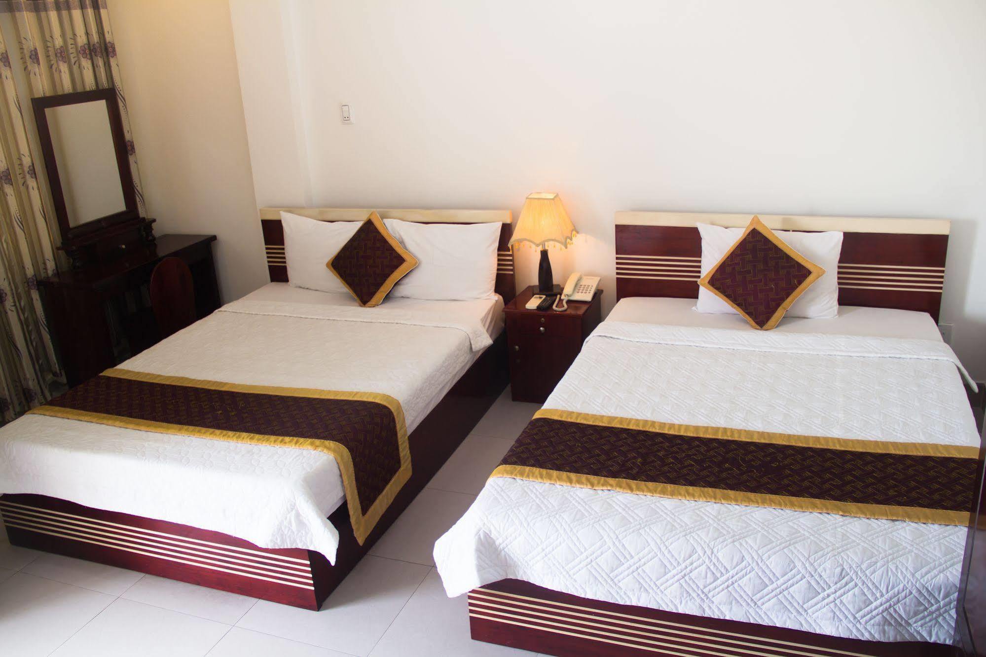 Vivyanne Hotel Da Nang Buitenkant foto
